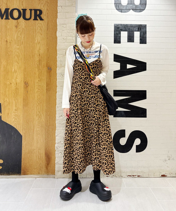 りかちょび/岸本梨佳さんの「BEAMS WOMEN｜ボーイ メッセージ ロングスリーブ Tシャツ」を使ったコーディネート