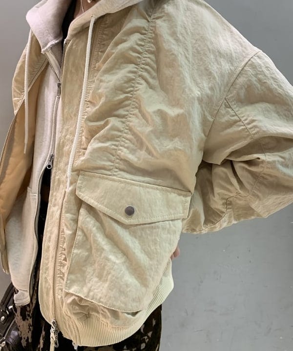 れいなさんの「BEAMS WOMEN｜シャーリング MA-1 ブルゾン」を使ったコーディネート