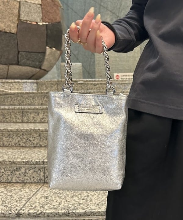 大槻 まひろさんの「BEAMS WOMEN｜ダブルクロス ロング ジャケット」を使ったコーディネート