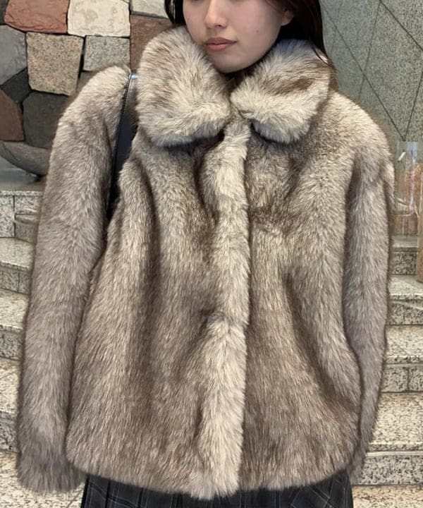 amiriさんの「BEAMS WOMEN｜フェイクファー ショート ブルゾン」を使ったコーディネート