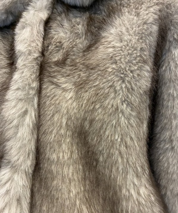 amiriさんの「BEAMS WOMEN｜フェイクファー ショート ブルゾン」を使ったコーディネート