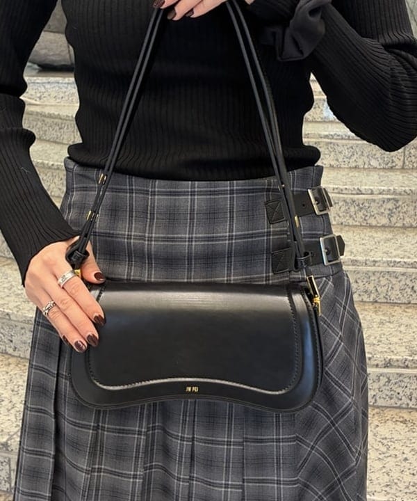 amiriさんの「BEAMS WOMEN｜フェイクファー ショート ブルゾン」を使ったコーディネート