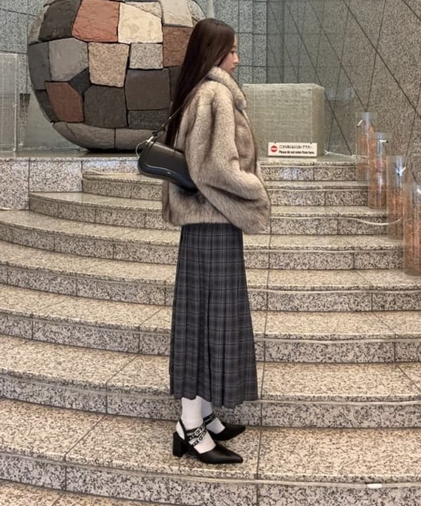 amiriさんの「BEAMS WOMEN｜フェイクファー ショート ブルゾン」を使ったコーディネート