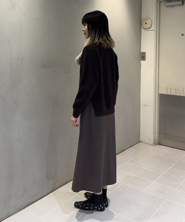 中平 あみさんの「BEAMS WOMEN｜【別注】BATONER / カシミヤフォックス クルーネック ニット」を使ったコーディネート