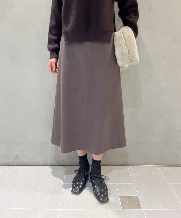中平 あみさんの「BEAMS WOMEN｜【別注】BATONER / カシミヤフォックス クルーネック ニット」を使ったコーディネート