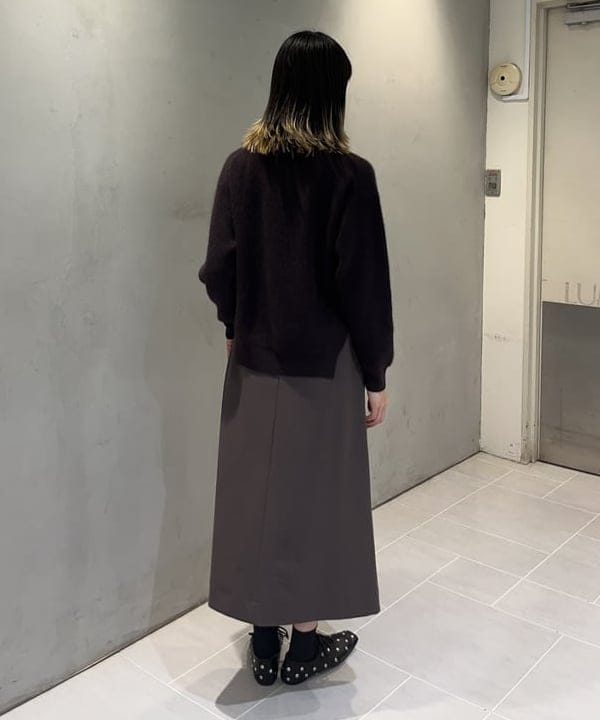 中平 あみさんの「BEAMS WOMEN｜【別注】BATONER / カシミヤフォックス クルーネック ニット」を使ったコーディネート
