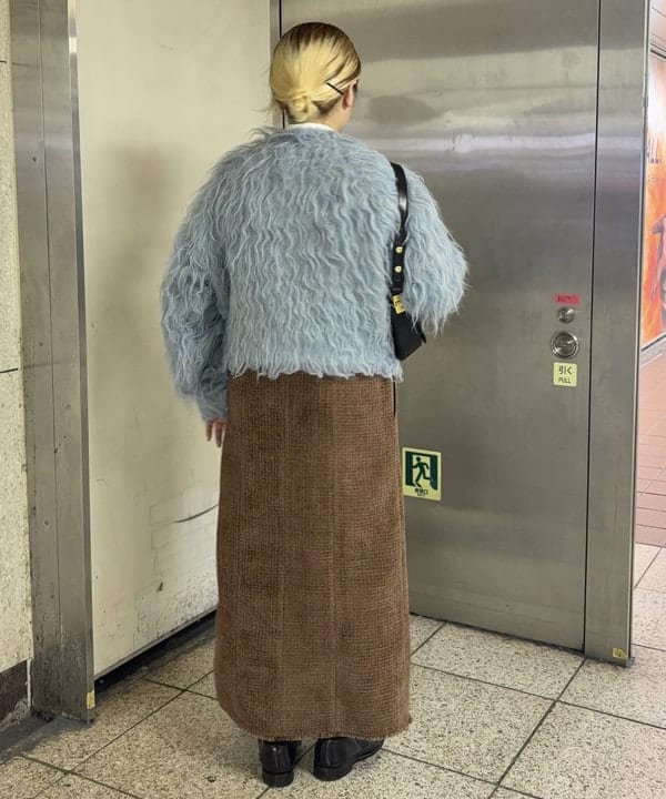 大石彩可さんの「BEAMS WOMEN｜ツイード スタッズ ノースリーブ ワンピース」を使ったコーディネート