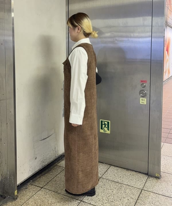 大石彩可さんの「BEAMS WOMEN｜ツイード スタッズ ノースリーブ ワンピース」を使ったコーディネート