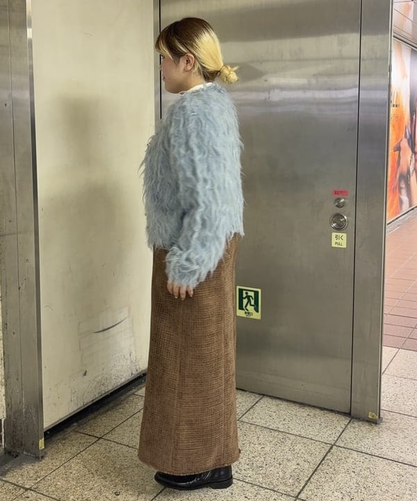 大石彩可さんの「BEAMS WOMEN｜ツイード スタッズ ノースリーブ ワンピース」を使ったコーディネート