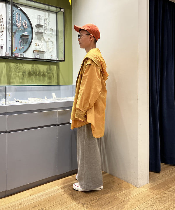 土田 達也さんの「ベロア ワイド スウェット パンツ」を使ったコーディネート