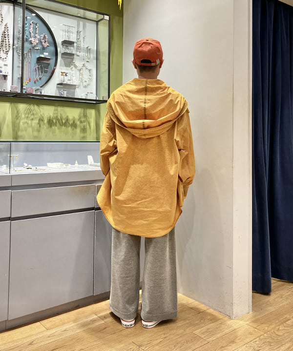 土田 達也さんの「ベロア ワイド スウェット パンツ」を使ったコーディネート