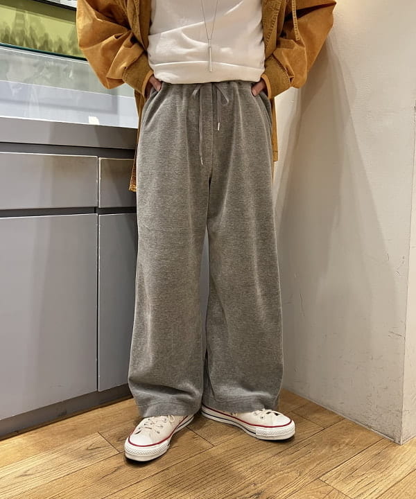 土田 達也さんの「ベロア ワイド スウェット パンツ」を使ったコーディネート