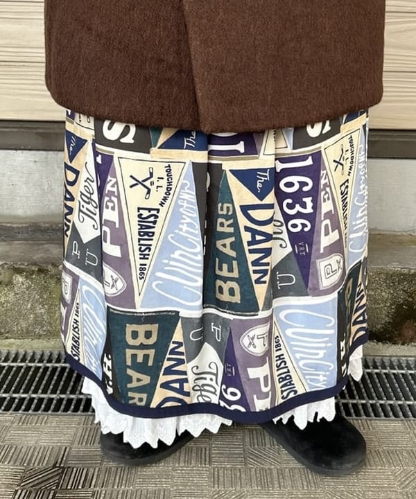 MATSUMOTO AMIさんの「BEAMS WOMEN｜透かし編み フリル ストール」を使ったコーディネート