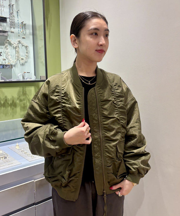 ちりこさんの「BEAMS WOMEN｜シャーリング MA-1 ブルゾン」を使ったコーディネート