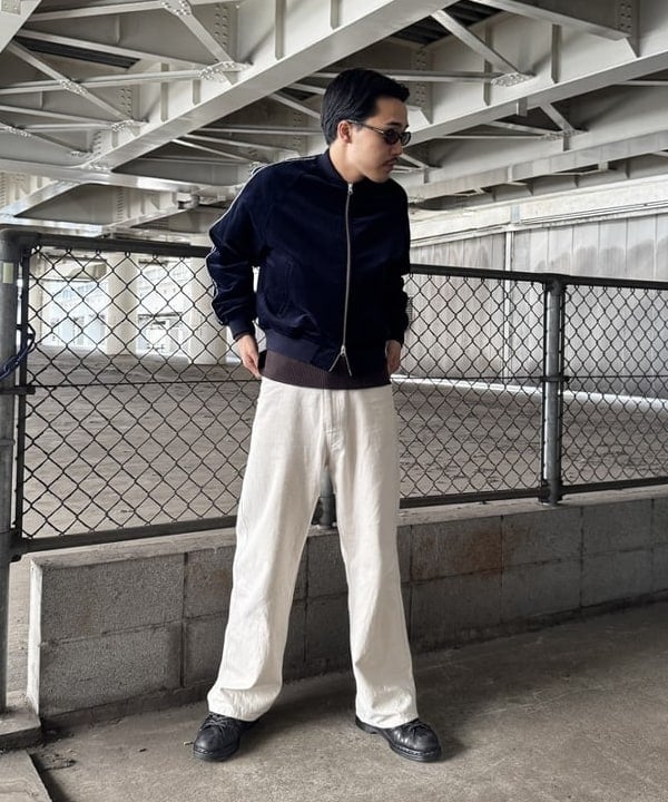 川崎 駿希さんの「BEAMS WOMEN｜リラックスフィット ベロア スカジャン」を使ったコーディネート