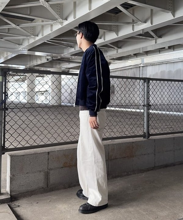 川崎 駿希さんの「BEAMS WOMEN｜リラックスフィット ベロア スカジャン」を使ったコーディネート