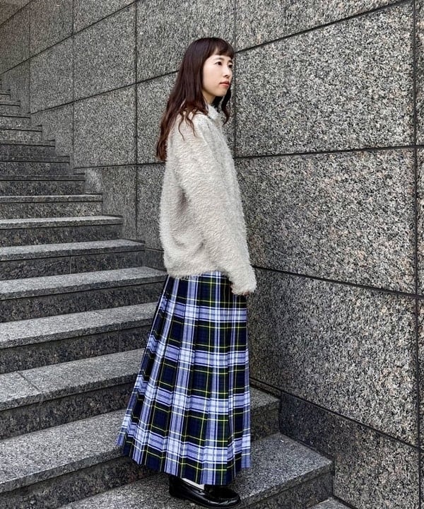 はやしあかねさんの「BEAMS WOMEN｜リラックスフィット フリンジ シャツ」を使ったコーディネート