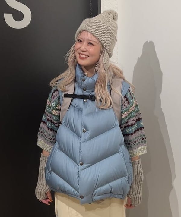 ando naoさんの「BEAMS WOMEN｜【別注】SIERRA DESIGNS / 2WAY ショート ダウン 25FW」を使ったコーディネート