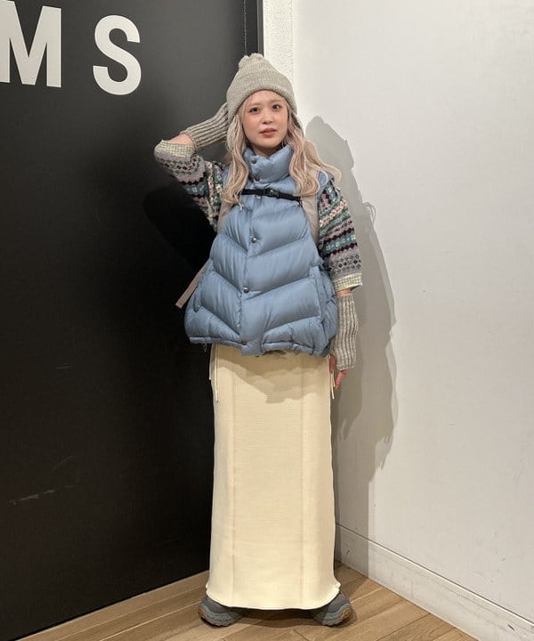 ando naoさんの「BEAMS WOMEN｜【別注】SIERRA DESIGNS / 2WAY ショート ダウン 25FW」を使ったコーディネート