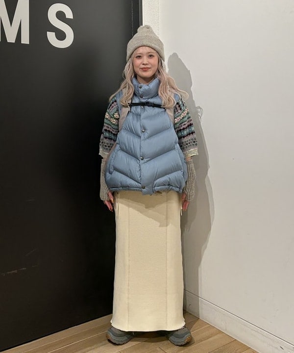 ando naoさんの「BEAMS WOMEN｜【別注】SIERRA DESIGNS / 2WAY ショート ダウン 25FW」を使ったコーディネート