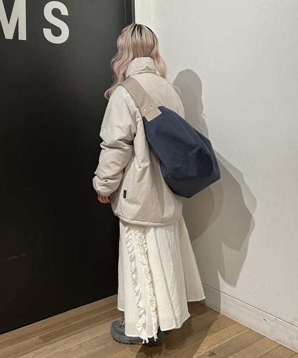 ando naoさんの「BEAMS WOMEN｜ニュースペーパーバッグ NEW」を使ったコーディネート