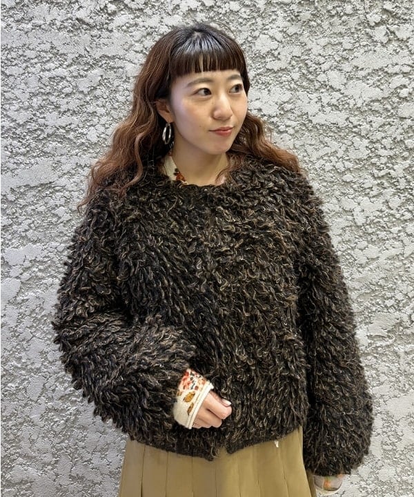 庭野 優紀さんの「BEAMS WOMEN｜ミックス ループ編み ニット ジャケット」を使ったコーディネート