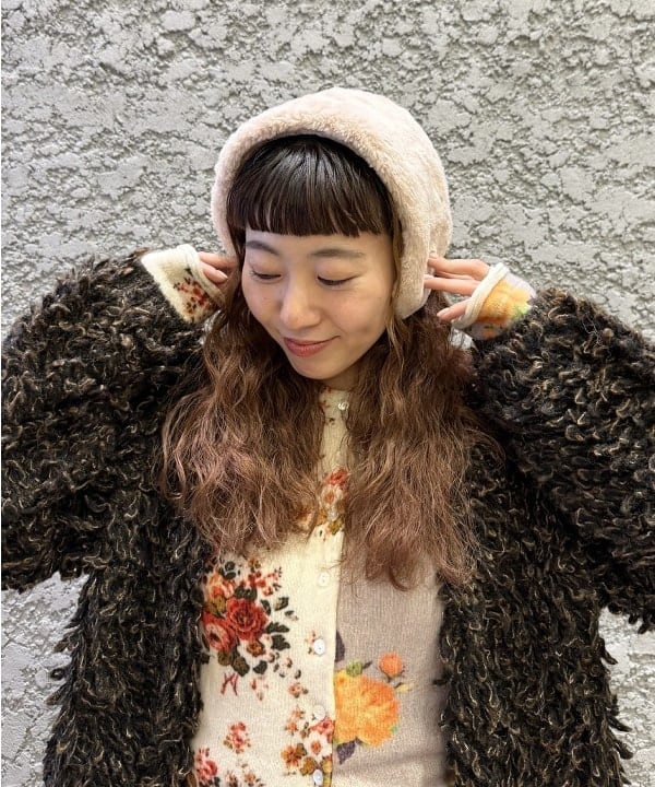 庭野 優紀さんの「BEAMS WOMEN｜ミックス ループ編み ニット ジャケット」を使ったコーディネート