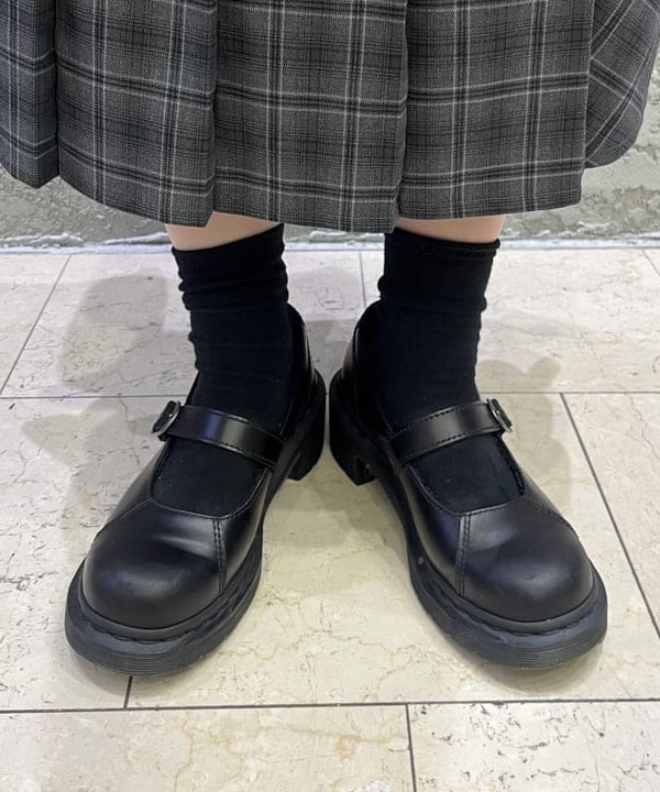 星野 真依さんの「BEAMS WOMEN｜リブ ポロ カーディガン」を使ったコーディネート