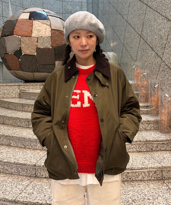 ばるたんさんの「BEAMS WOMEN｜【別注】THE BOOKSTORE / Hand Logo Sweater 25FW」を使ったコーディネート