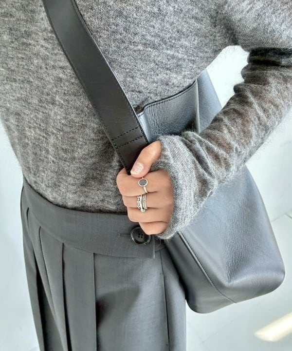 中丸　栞さんの「BEAMS WOMEN｜モヘヤ オフ タートル プルオーバー」を使ったコーディネート