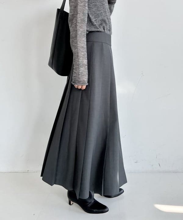 中丸　栞さんの「BEAMS WOMEN｜モヘヤ オフ タートル プルオーバー」を使ったコーディネート