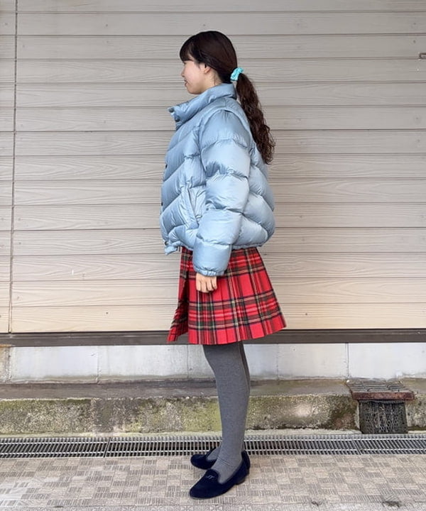 チナツさんの「BEAMS WOMEN｜【別注】SIERRA DESIGNS / 2WAY ショート ダウン 25FW」を使ったコーディネート