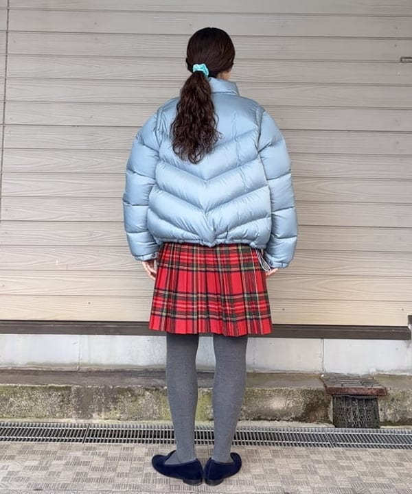 チナツさんの「BEAMS WOMEN｜【別注】SIERRA DESIGNS / 2WAY ショート ダウン 25FW」を使ったコーディネート