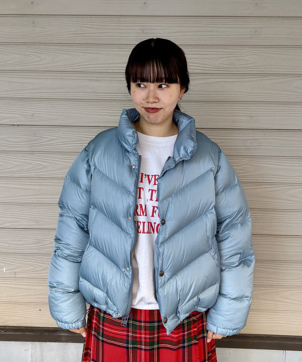 チナツさんの「BEAMS WOMEN｜【別注】SIERRA DESIGNS / 2WAY ショート ダウン 25FW」を使ったコーディネート