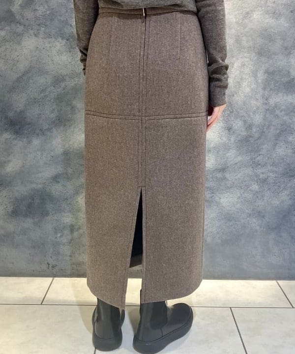 丸山 真菜美さんの「BEAMS WOMEN｜AK+1 / 片畦 アシメトリーネック プルオーバー」を使ったコーディネート