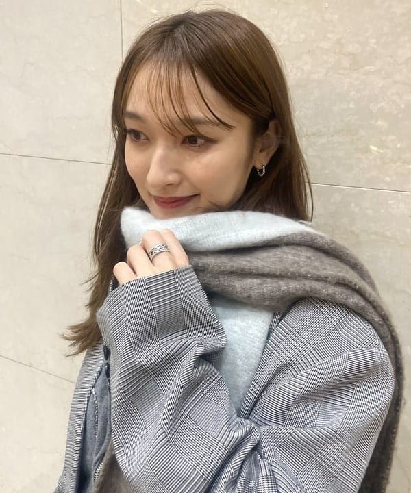 松本 佳菜子さんの「BEAMS WOMEN｜PUMA / マイクロ グリップ バッグ」を使ったコーディネート