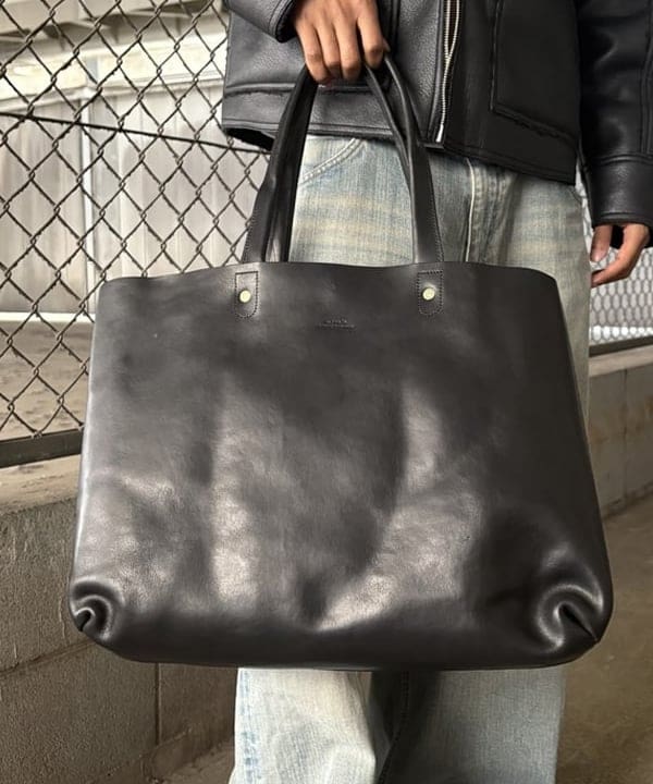 NADEL ナデールさんの「BEAMS WOMEN｜SLOW/ 別注 TOTE」を使ったコーディネート