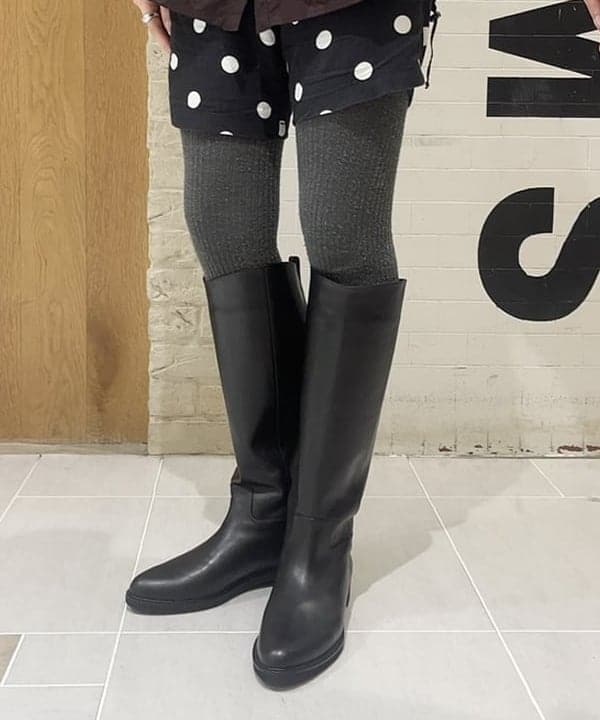 江口 息吹さんの「BEAMS WOMEN｜チェック ショッパー L」を使ったコーディネート