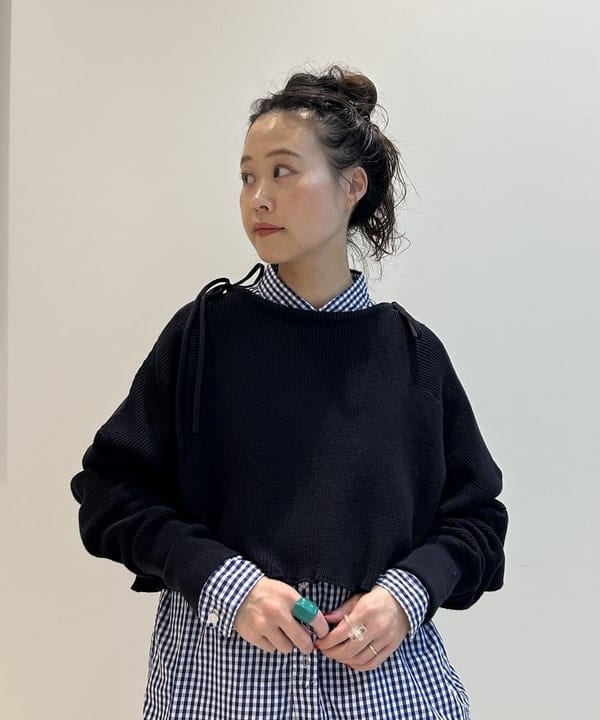 清水 彩乃さんの「BEAMS WOMEN｜HIGHLAND TWEEDS / チェック ストール 大」を使ったコーディネート