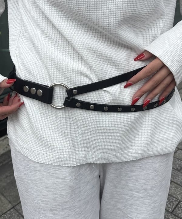 山本 里南さんの「BEAMS WOMEN｜ダブル レザー ベルト」を使ったコーディネート