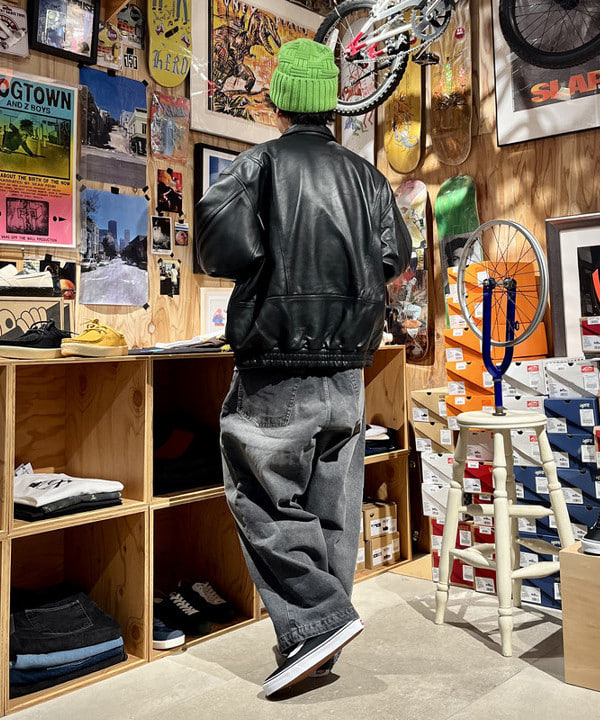 BAKU(東江 漠)さんの「BEAMS WOMEN｜ワイドフィット 4ポケット レザー ブルゾン」を使ったコーディネート