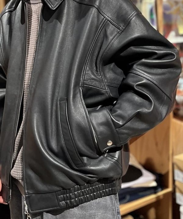 BAKU(東江 漠)さんの「BEAMS WOMEN｜ワイドフィット 4ポケット レザー ブルゾン」を使ったコーディネート