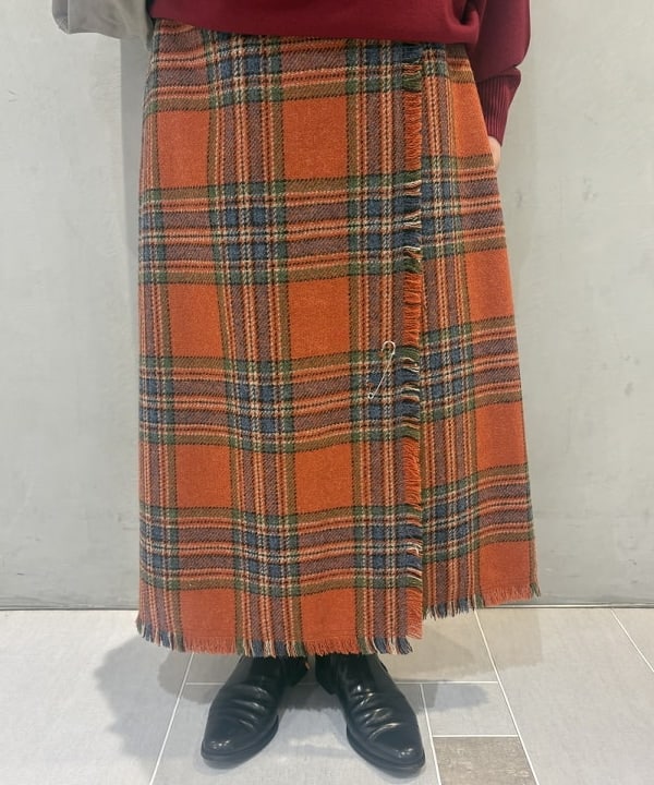 大石彩可さんの「BEAMS WOMEN｜ニュースペーパーバッグ ミニ」を使ったコーディネート