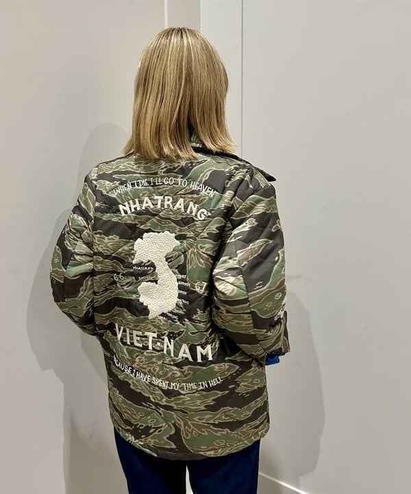 小原 もこさんの「BEAMS WOMEN｜ニュースペーパーバッグ ミニ」を使ったコーディネート