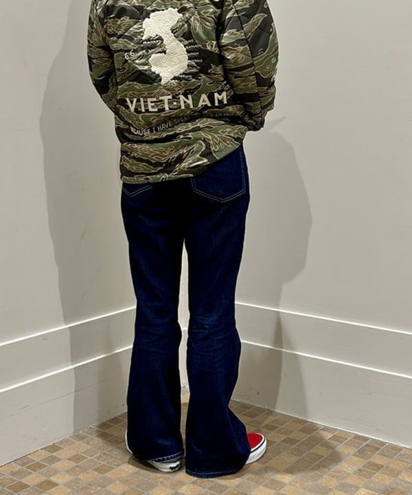 小原 もこさんの「BEAMS WOMEN｜ニュースペーパーバッグ ミニ」を使ったコーディネート