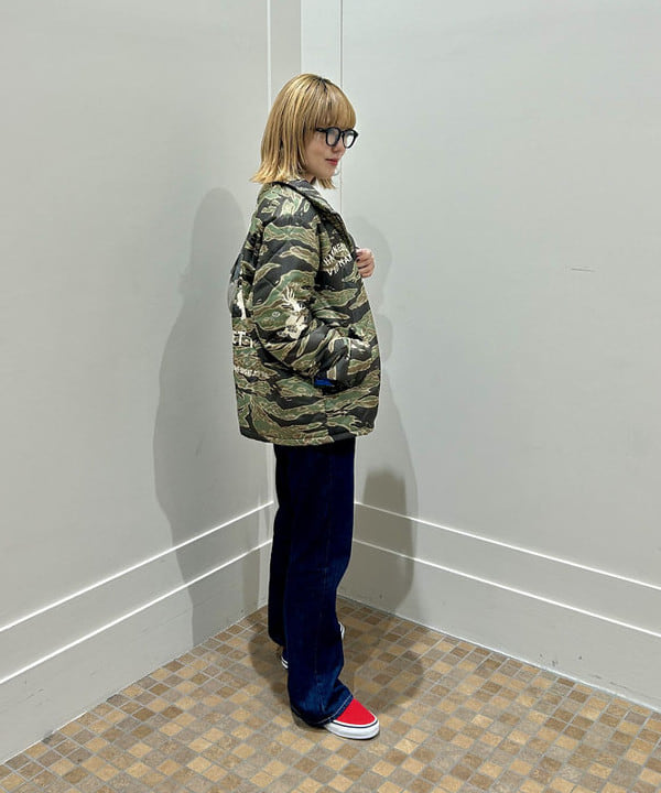 小原 もこさんの「BEAMS WOMEN｜ニュースペーパーバッグ ミニ」を使ったコーディネート