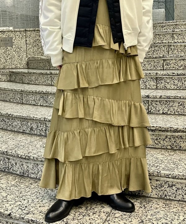 森本 理絵さんの「BEAMS WOMEN｜FRED PERRY / Taped Track Jacket」を使ったコーディネート