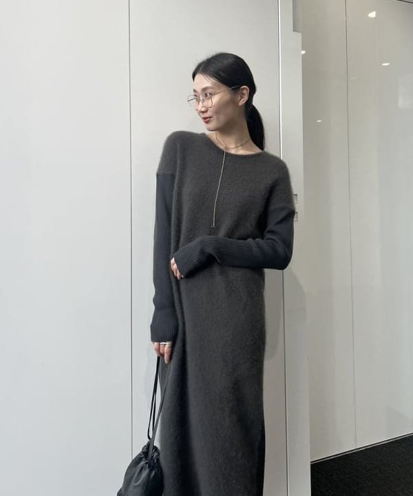 隈元 楓さんの「BEAMS WOMEN｜フラッフィ クルーネック ニット ワンピース」を使ったコーディネート