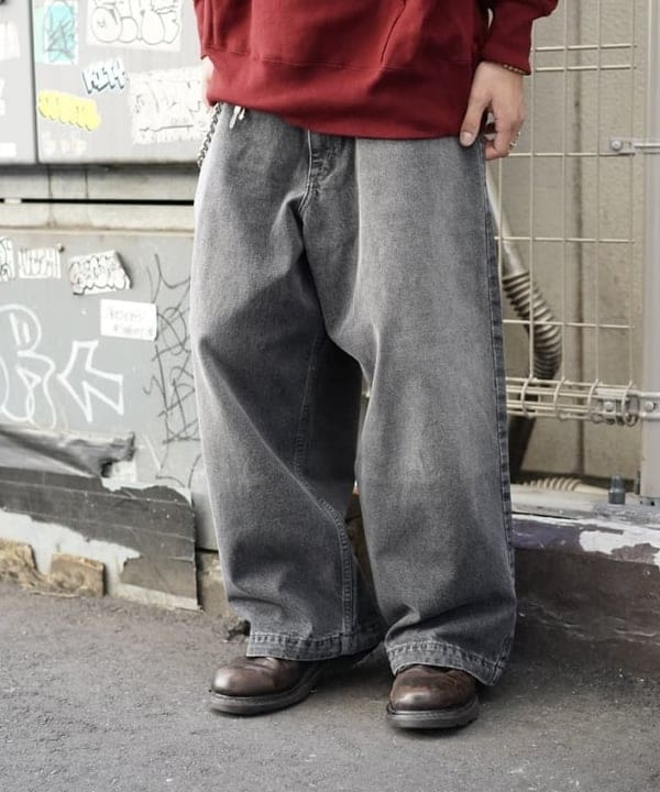 三宅 雄平さんの「BEAMS WOMEN｜ワイドストレート バルーン デニムパンツ」を使ったコーディネート