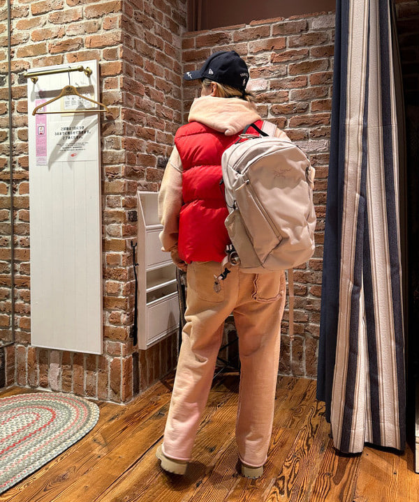 Heg.さんの「BEAMS WOMEN｜【別注】Clarks ORIGINALS / Desert Boot GORE-TEX（R）」を使ったコーディネート